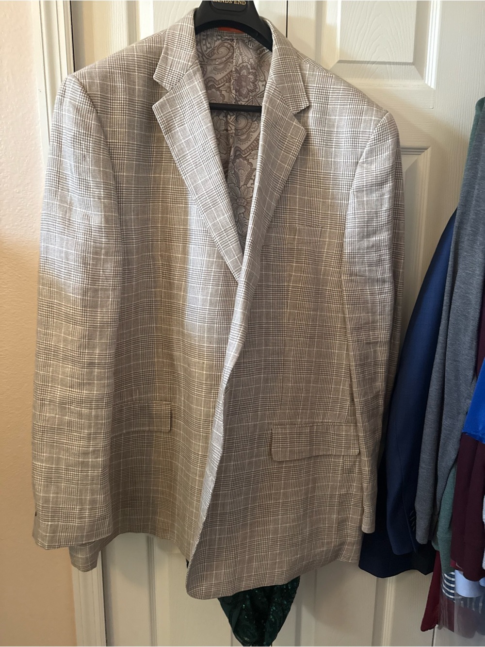 TALLIA Light Gray Plaid Sport Coat